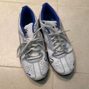 Slightly beat up Pumas, early 2000s y2k sneakers